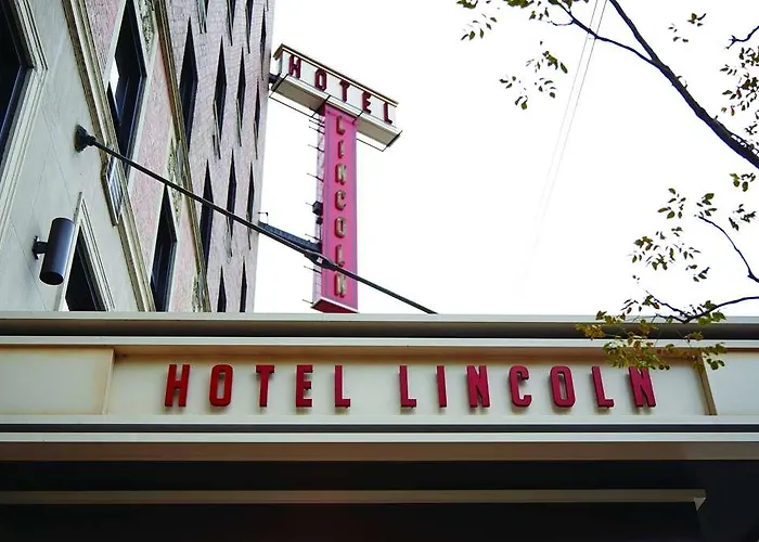 Lincoln Hotel *